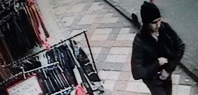 Kasanın Boş Olduğunu Gören Hırsız, Sadaka Kutusunu Çaldı