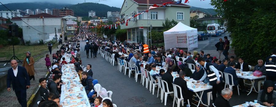 Kardeşlik Sofraları Necip Fazıl’a Kuruldu