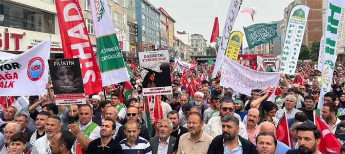 Sultanbeyli’de “Gazze Ölüyor, Ayağa Kalk” Yürüyüşü Düzenlendi