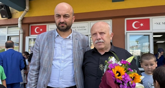 https://www.sultanbeylim.com/haberler/cemal-hoca-gozyaslariyla-emekli-oldu