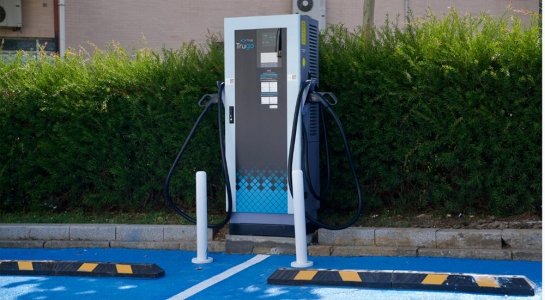 https://www.sultanbeylim.com/haberler/sultanbeylide-cevreci-donusum-ilceye-elektrikli-arac-sarj-istasyonlari-kuruluyor